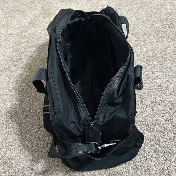 Lululemon - Picture 6 of 10